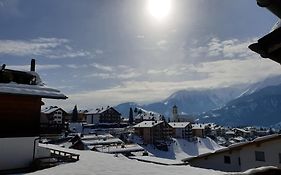 Apartment Near Laax Lake